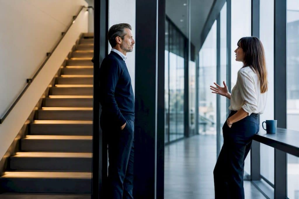 Manager and employee having an alignment conversation